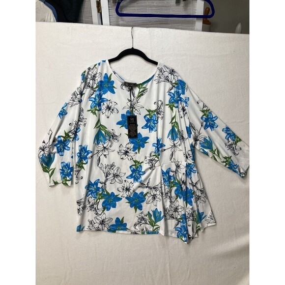 New DG2 Diane Gilman Floral Top Shirt 3/4 Sleeves Blue White Black Floral Ruffle - Picture 14 of 14